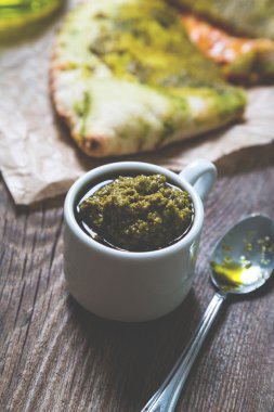 pesto ahşap tablo
