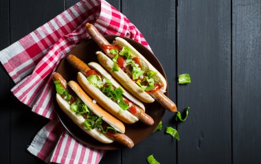 Sosisli sandviç tablo