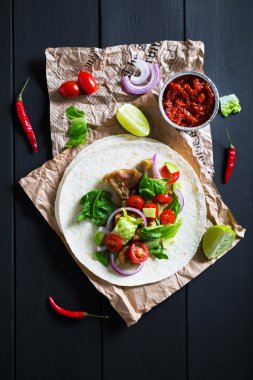 Taco, tortilla et ve sebze ile