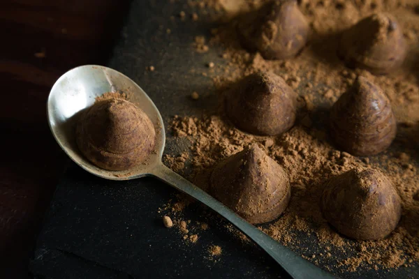 Masada çikolata truffles — Stok fotoğraf