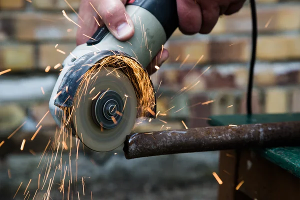 işçi kesim metal taşlama