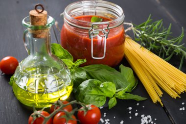 makarna yapmak için taze malzemeler