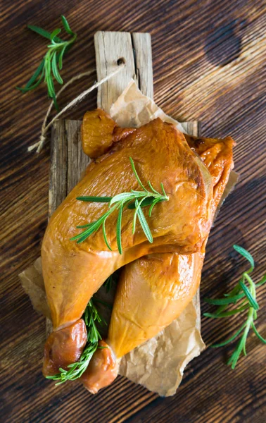 Smoked chicken legs on table — Stock Photo, Image