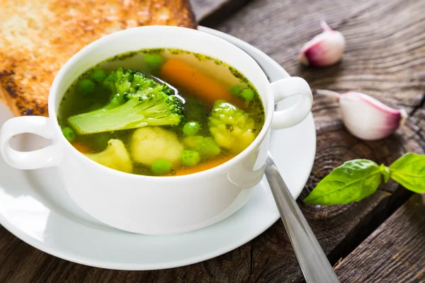 Taze sebze ışık çorbası