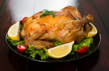 Sebzeli kızarmış tavuk.