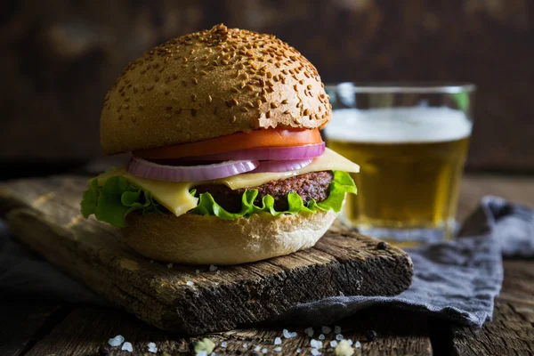 Hamburger bira tablo ile