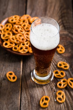 karanlık bira ve simit