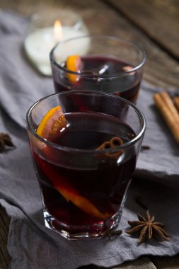 Tablo üzerinde mulled şarap