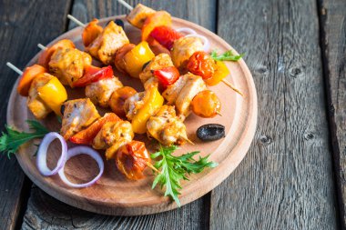 Sebzeli tavuk kebabı