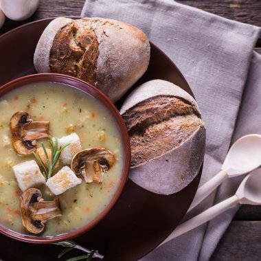 Mantar kremalı çorba.