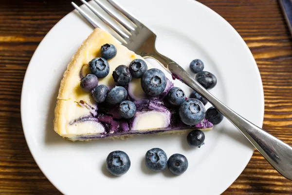 Cheesecake with fresh blueberries — Stock Photo, Image