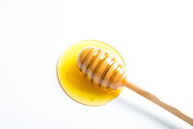 bal beyaz arkaplanda