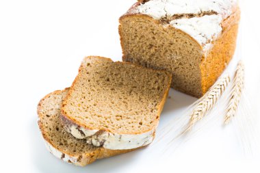 Beyaz arkaplanda ekmek