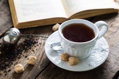 Bir fincan çay eski tarzı