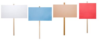 Beyaz arkaplanda boş protesto işaretleri