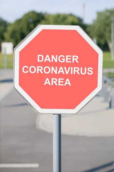 Gefahr Coronavirus Bereich Außenschild — Stockfoto