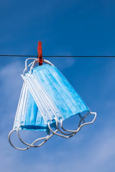 Máscaras Faciais Cirúrgicas Secas Luz Solar Após Lavagem Desinfecção — Fotografia de Stock