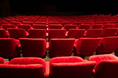 kırmızı sinema koltukları görünümü