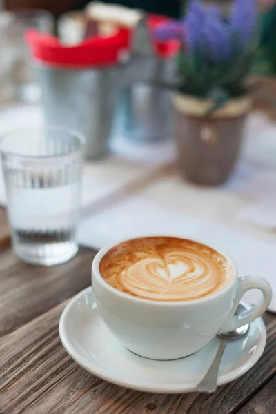 Kopp Kaffe Bordet Ett Café — Stockfoto