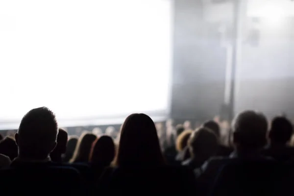 Pessoas Sentadas Assistindo Brincar Teatro — Fotografia de Stock