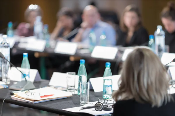 Reunión Negocios Con Los Participantes Segundo Plano — Foto de Stock