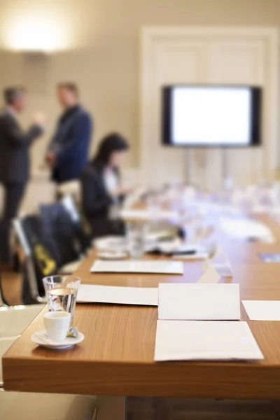 Pessoas Negócios Sala Conferências Preparando Para Reunião — Fotografia de Stock