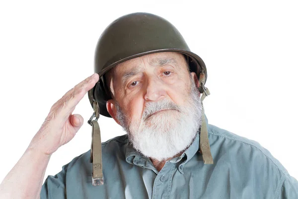 Senior Soldat Veteran Salutering Isolerad Vit Bakgrund — Stockfoto