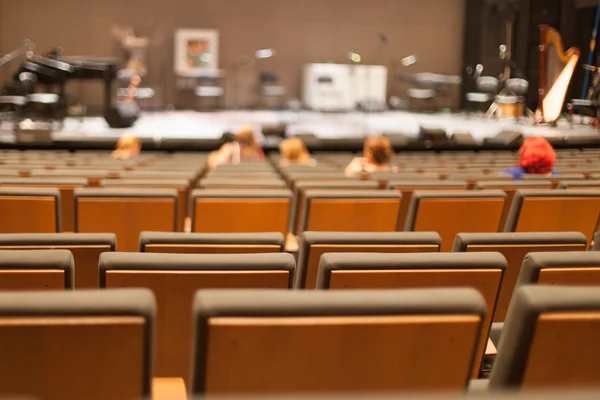 Пустой концертный зал — стоковое фото