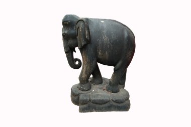 Beyaz arka planda izole edilmiş ahşap fil