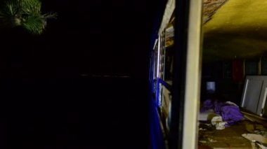 Otobüs geceleri terk