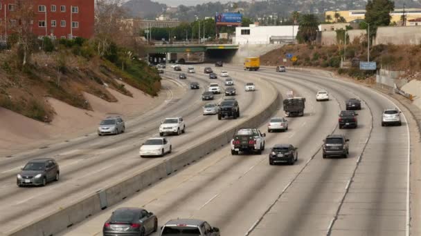 Traffic on Busy Freeway in Downtown — Stock Video