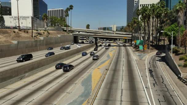 在加利福尼亚州洛杉矶市中心交通 — 图库视频影像