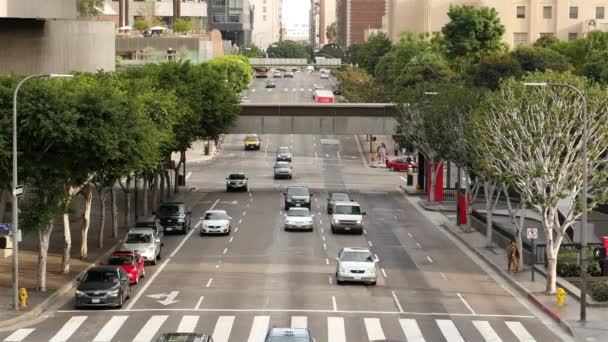 Peatones en el centro de Los Ángeles California — Vídeos de Stock