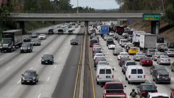 Verkeer in Downtown Los Angeles Californië — Stockvideo