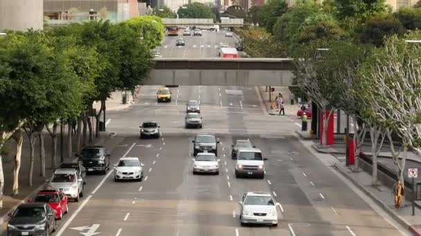 Peatones en el centro de Los Ángeles California — Vídeo de stock