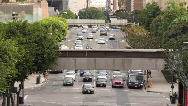 Fotgängare i Downtown Los Angeles Kalifornien — Stockvideo