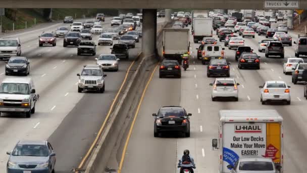 Verkehr in der Innenstadt von Los Angeles Kalifornien — Stockvideo