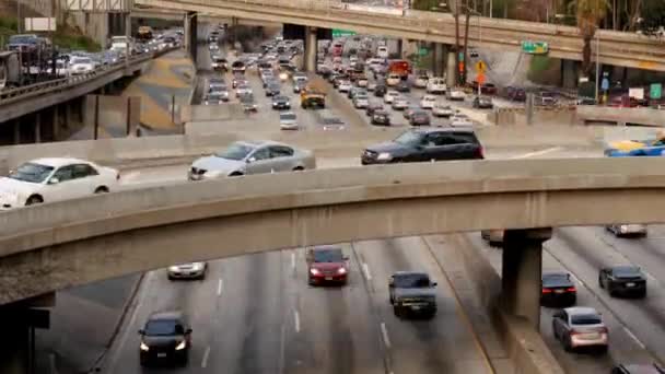 Zwaar verkeer in Downtown Los Angeles — Stockvideo