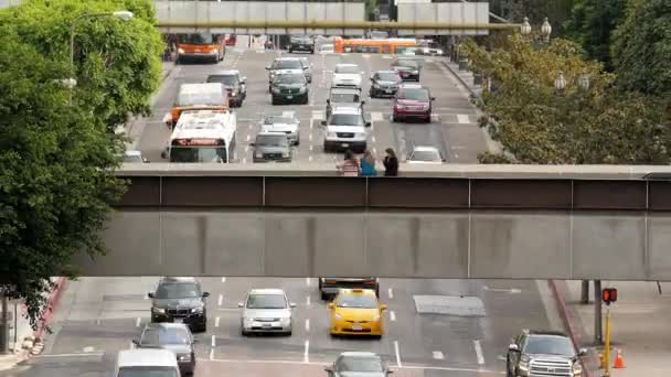 Peatones en el centro de Los Ángeles California — Vídeos de Stock