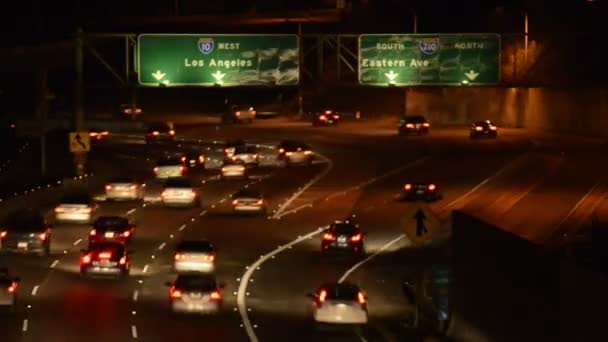 Autostrade di Los Angeles occupato di notte — Video Stock