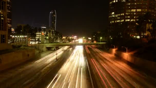 Freeway verkeer in los angeles — Stockvideo