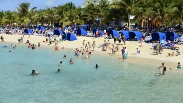 Пляж Фелисиаль на острове Гранд-Тёрк — стоковое видео