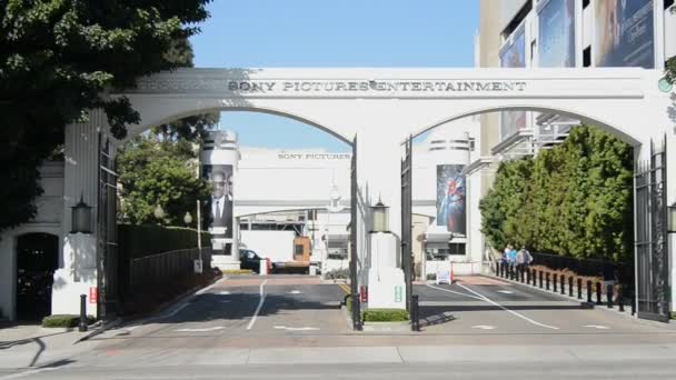 Sony Pictures studios vchod — Stock video