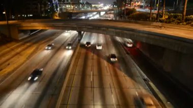 Downtown Los Angeles'ta geceleri trafik