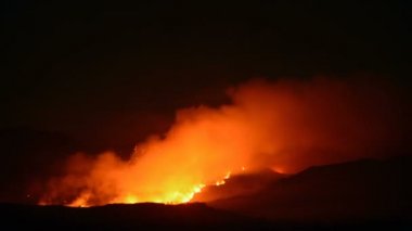 Büyük orman yangını, gece