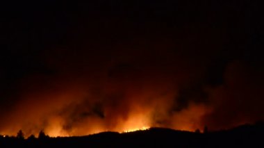 Büyük orman yangını, gece