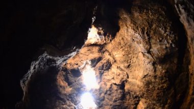 Mağara içinde Işık Işınları
