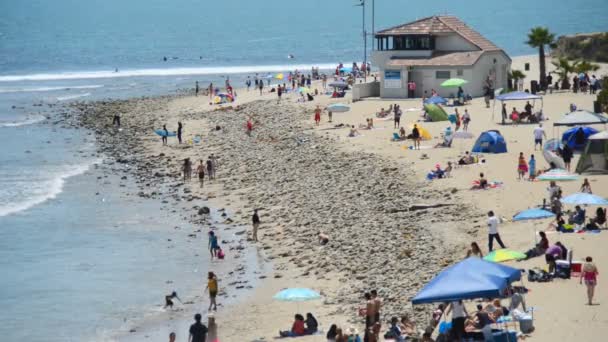 拥挤的圣塔莫尼卡海滩加利福尼亚 — 图库视频影像