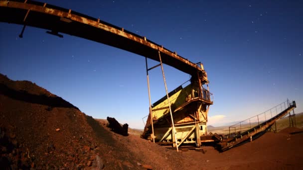 Abandonar mina à noite — Vídeo de Stock