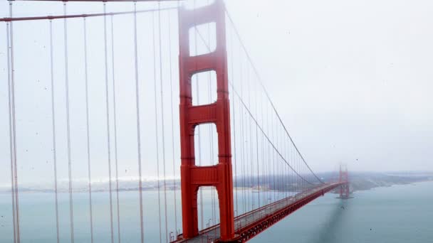 Puente Golden Gate cubierto de niebla — Vídeos de Stock